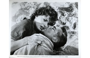 Sophia Loren Autograph Signed 1957 Film The Pride & The Passion 10x8 Photograph 